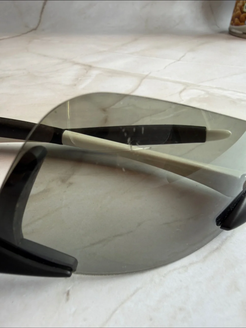 Tifosi Men’s White and Black Performance Sport Sunglasses